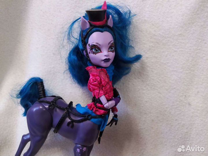 Монстер Хай Авеа Троттер