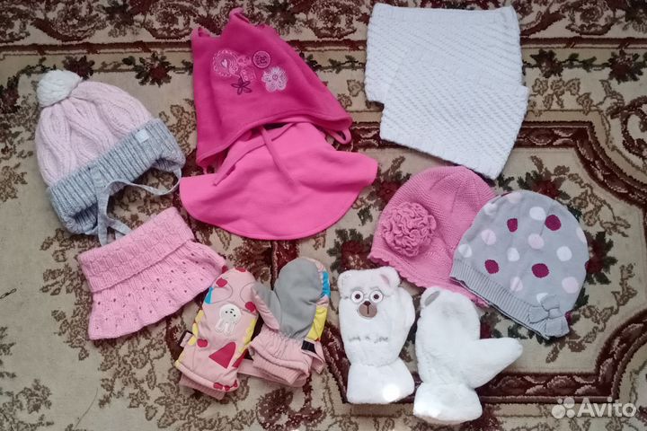 Шапка, снуд, манишка, варежки