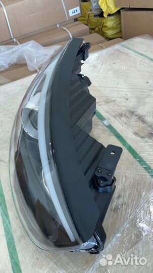 Фара передняя правая Hyundai IX 35 2013-2015
