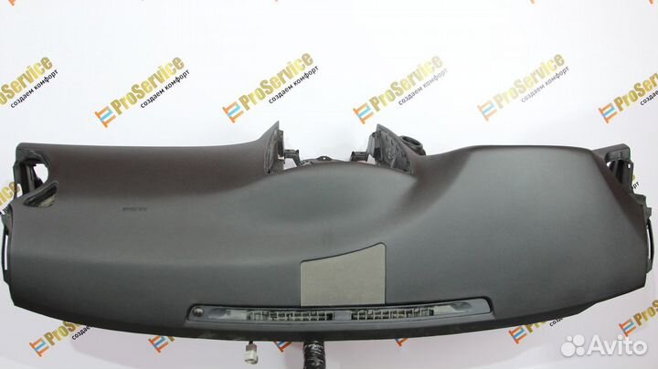 Торпедо Lexus IS 250 панель приборов