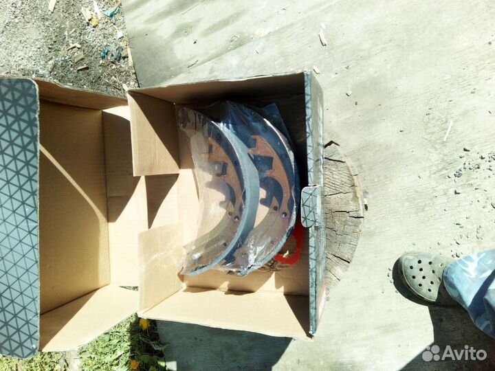 Колодки барабанные Jeep Grand Cherokee zj