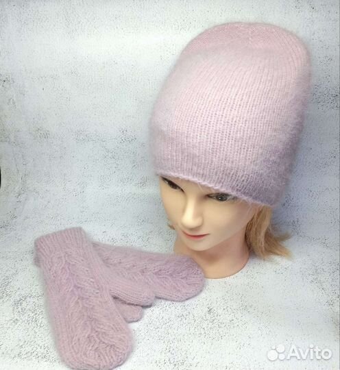 Комплект из пуха норки шапка бини и варежки