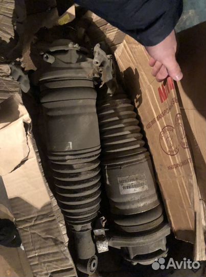 Задние пневма стойки всборе