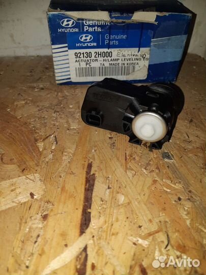 Электрокорректор передней фары Hyundai Elantra HD