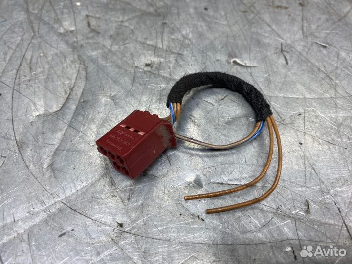 Разъем 5 контактный Volkswagen Passat B5