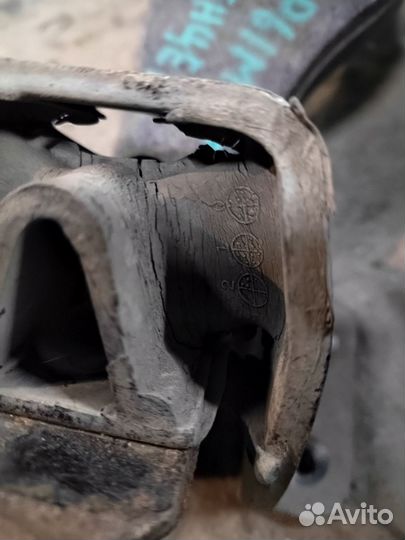 Продам подушки акп на Nissan vanneta