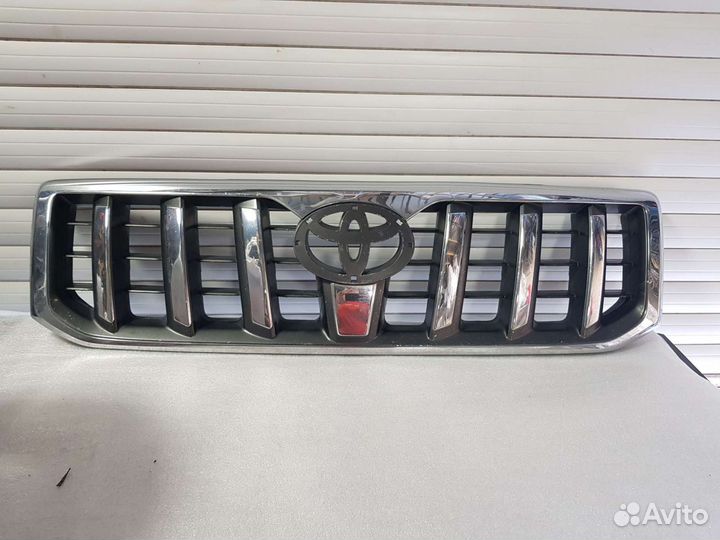 Решетка радиатора Toyota Land Cruiser Prado