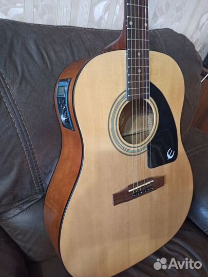 Электроакустическая гитара Epiphone AJ-100 NA