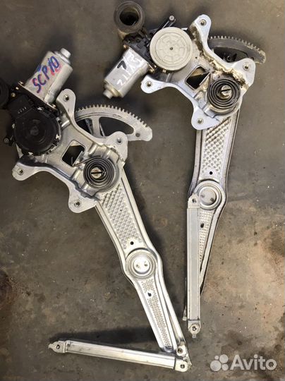 Стеклоподъемник toyota vitz левый