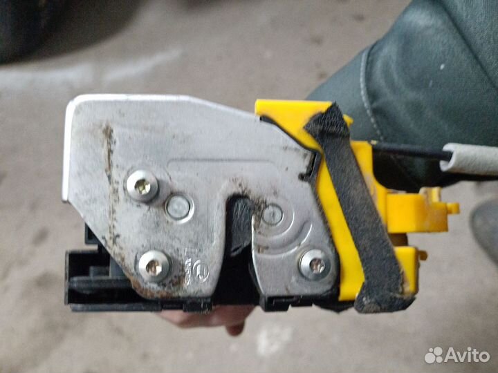 Замок двери передний левый kia ceed 2