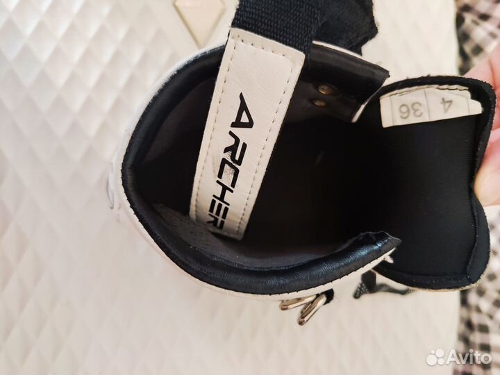 Ботинки для шорт-трека. Размер 36