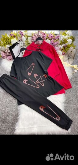 Спортивный костюм женский