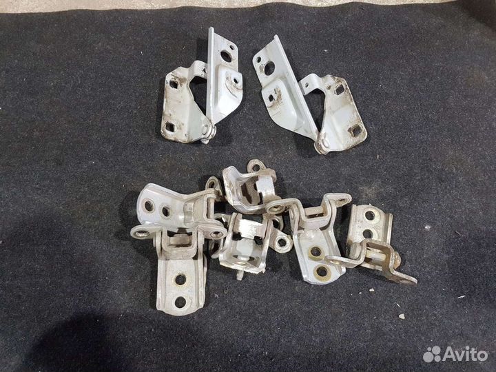 Петля Nissan almera n16