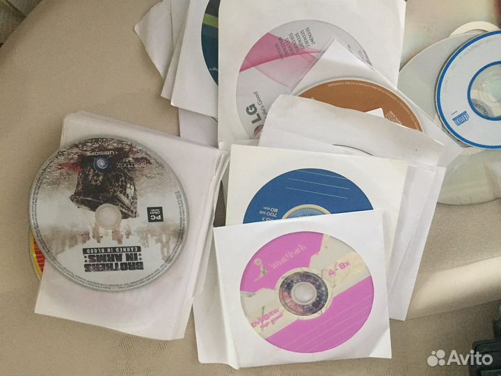 Диски б/у, можно использовать для поделок