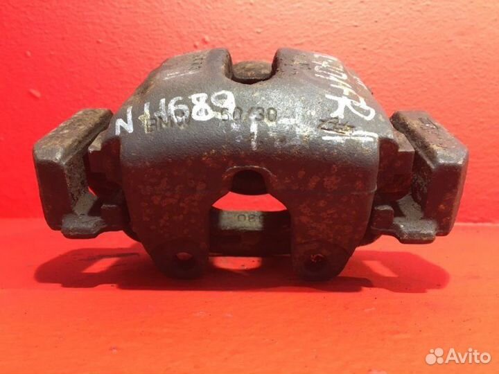 Суппорт передний правый Bmw X5 E53 M54B30 2003