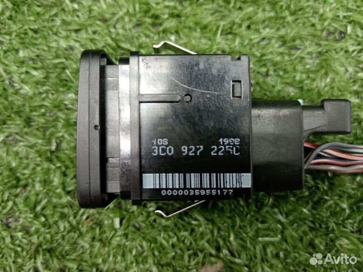 Кнопка стояночного тормоза 3С0927225С Volkswagen P