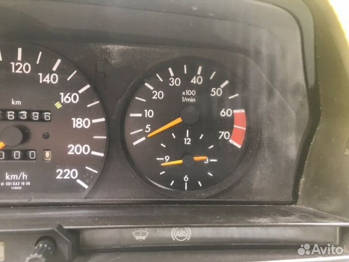 Щиток приборов Mercedes-Benz 190E W201 M102.921