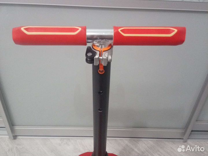 Самокат трехколесный