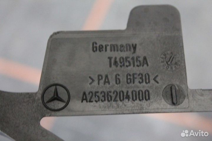 Кронштейн замка капота - Mercedes-Benz GLC X253