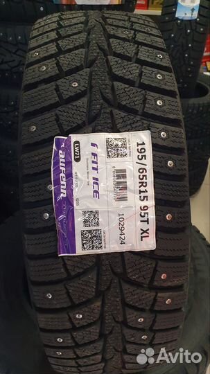 Laufenn I Fit Ice LW 71 195/65 R15