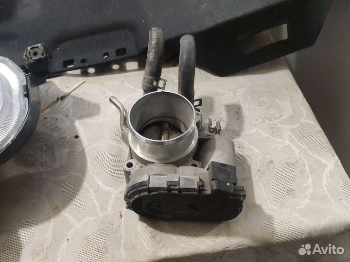 Дроссельная заслонка на Kia Rio 4 351002B220