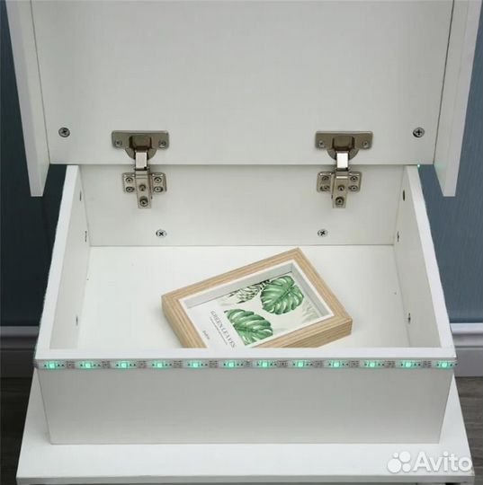 Тумба прикроватная