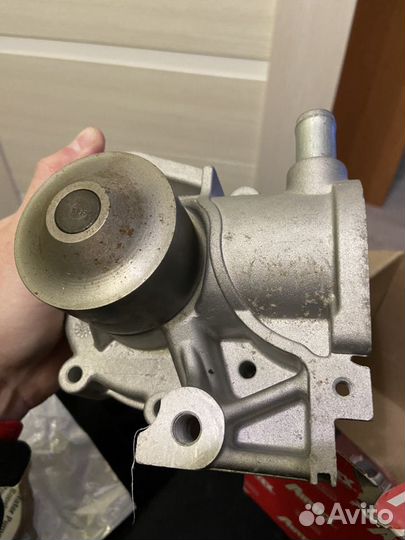 Помпа Субару