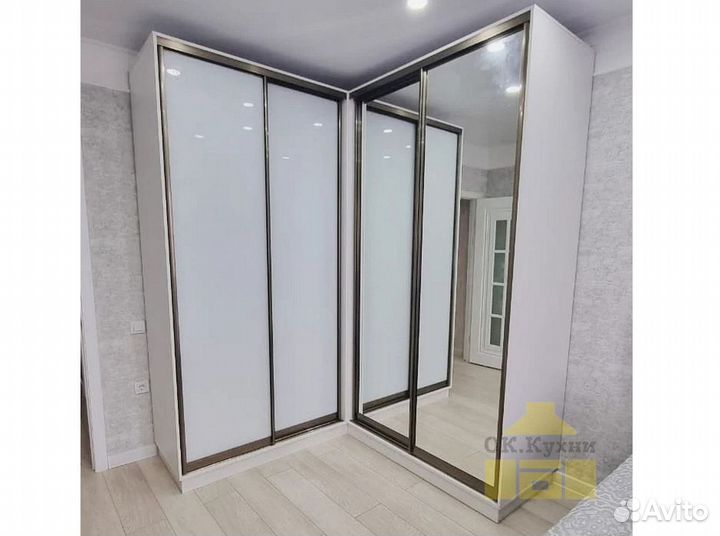 Шкаф распашной