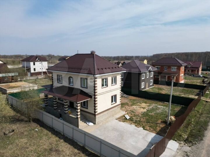 Дом 194 м² на участке 8 сот.