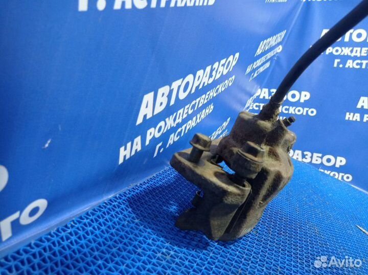 Передний правый суппорт Kia Shuma 2 лифтбэк S6D