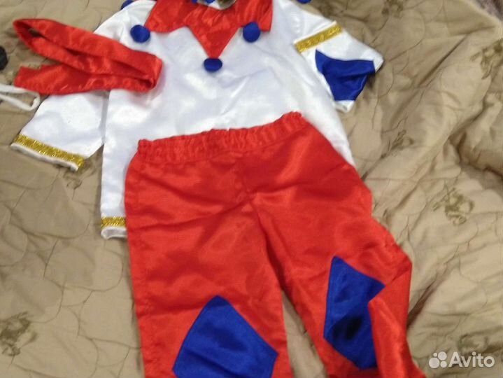 Костюм короля, скоморохи