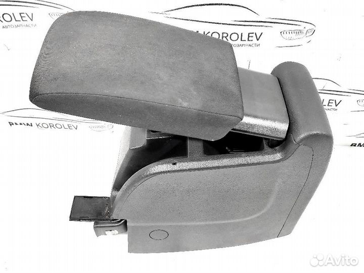 Подлокотник Golf VI (2008-2013)