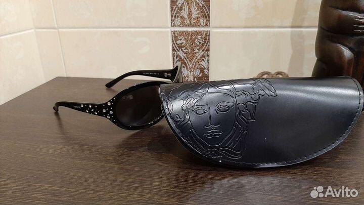 Солнцезащитные очки Versace