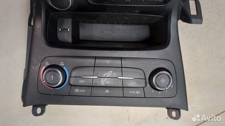 Переключатель отопителя Ford Focus 3, 2017