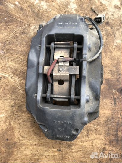 Суппорт передний правый VW Touareg Porsche Cayenne