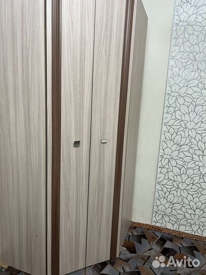 Угловой шкаф