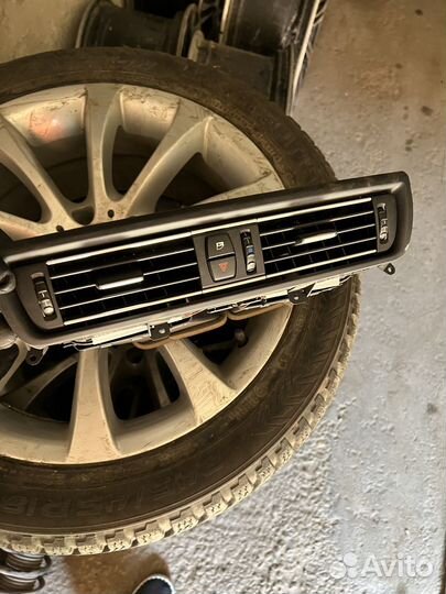 Дефлектор воздушный центральной части BMW