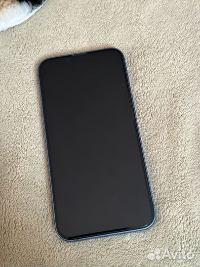 Телефон iPhone 13