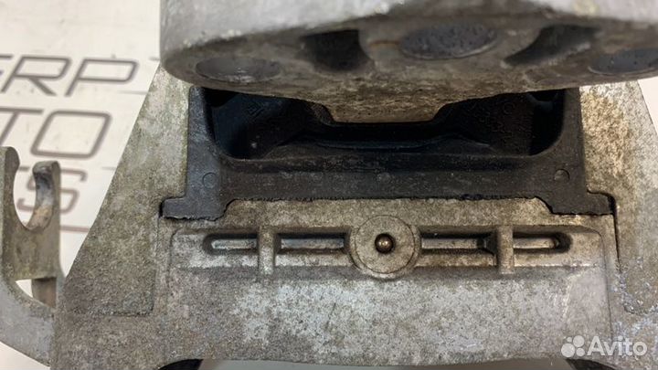 Подушка правая Chevrolet Cruze J300 F16D4 1.6 2010