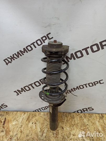 Стойка передняя правая VAG Golf 6