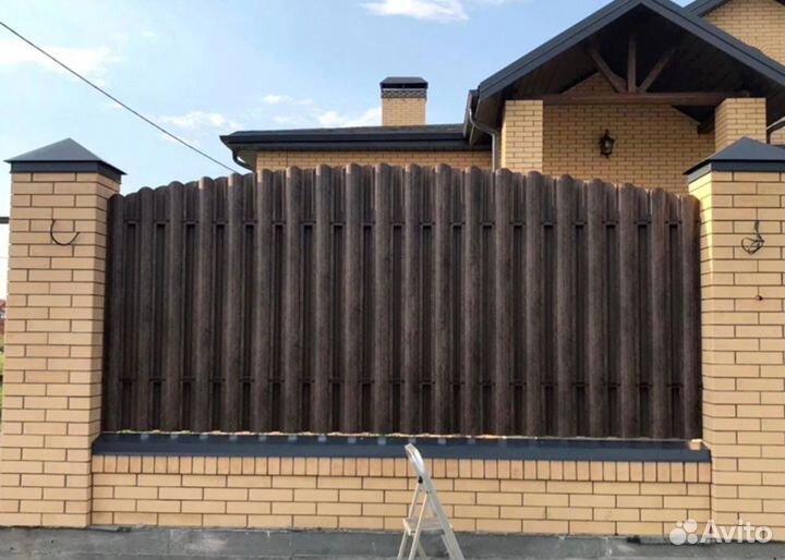 Забор из евроштакетника