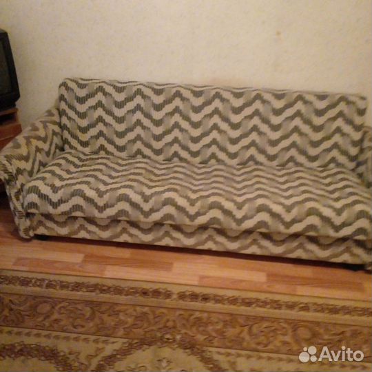 Диван