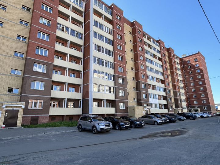 2-к. квартира, 54 м², 3/9 эт.