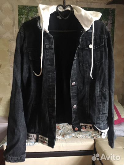 Джинсовая куртка