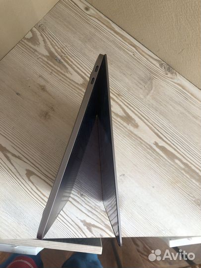 MacBook Pro 2016 8/256 полный комплект с чеком