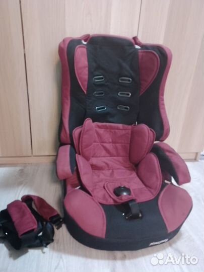 Автомобильное кресло