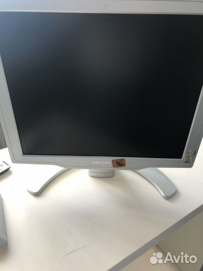 Монитор Philips
