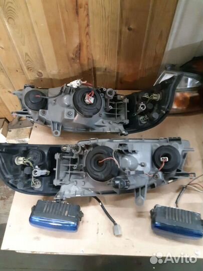 Toyota Hiace 95-06 оптика оригинал