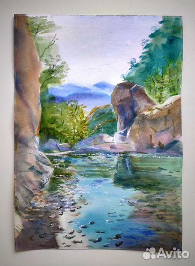 Картина акварелью. Пейзаж. Горы, блики на воде