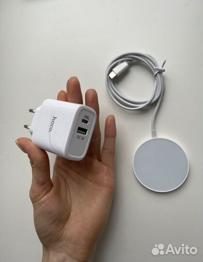 Бесповодна зарядка + адаптер на iPhone hoco